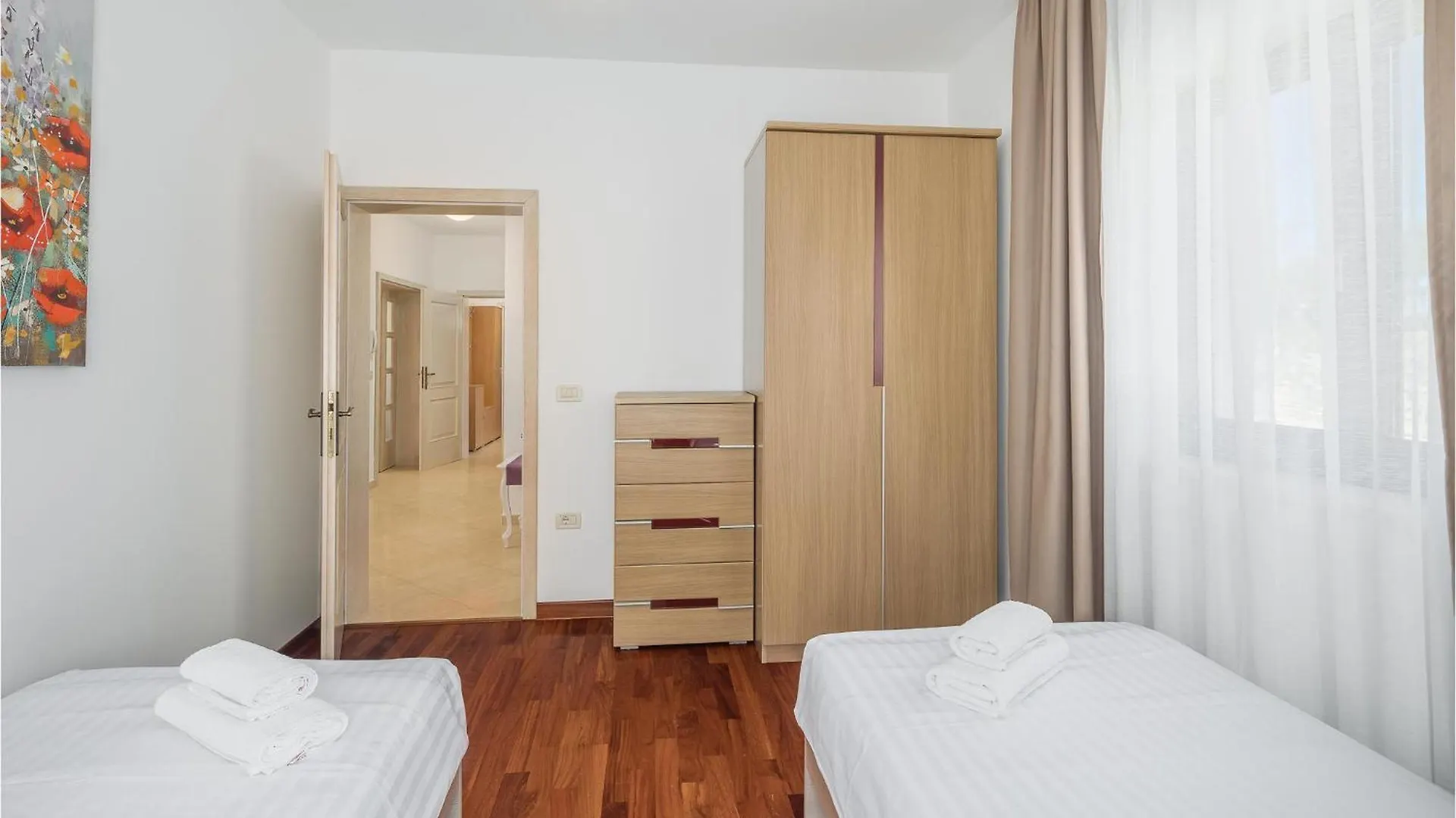 4 Bedroom Nice Home In Buje