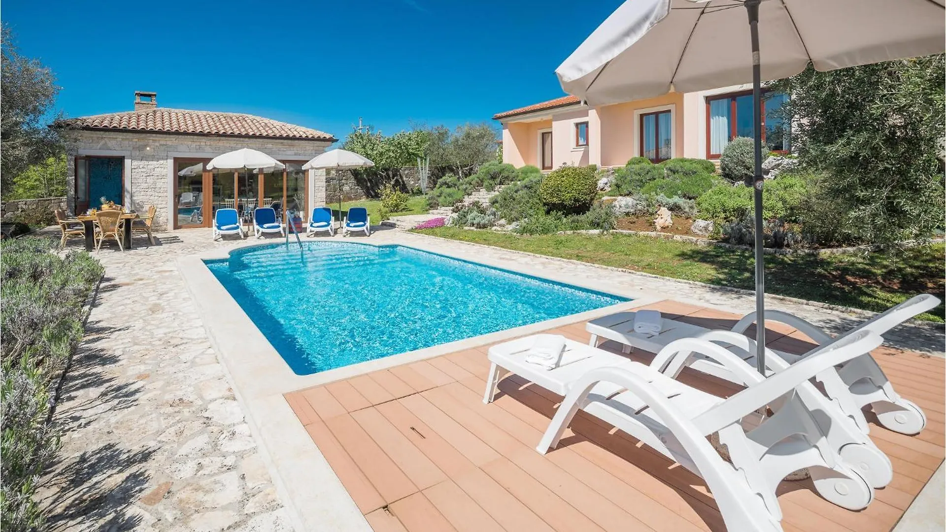 4 Bedroom Nice Home In Buje